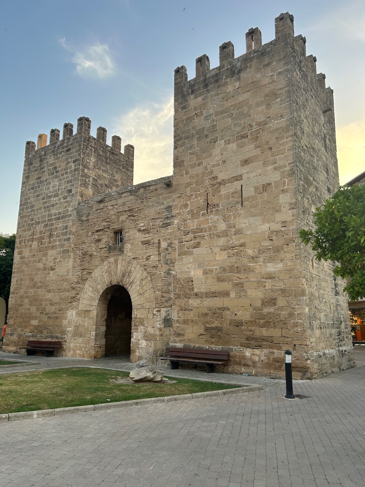 1b424a41-99e0-43c6-a07b-88b34a8c8d0a