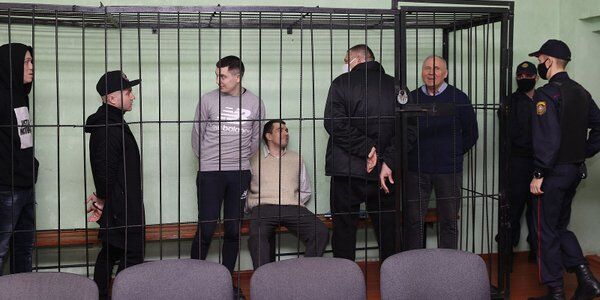 Białoruś. Sześciu czołowych opozycjonistów skazano na kilkanaście lat łagrów