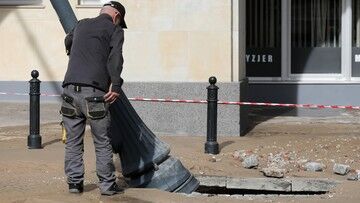Warszawa. Awaria na Królewskiej. Woda zalała Krakowskie Przedmieście