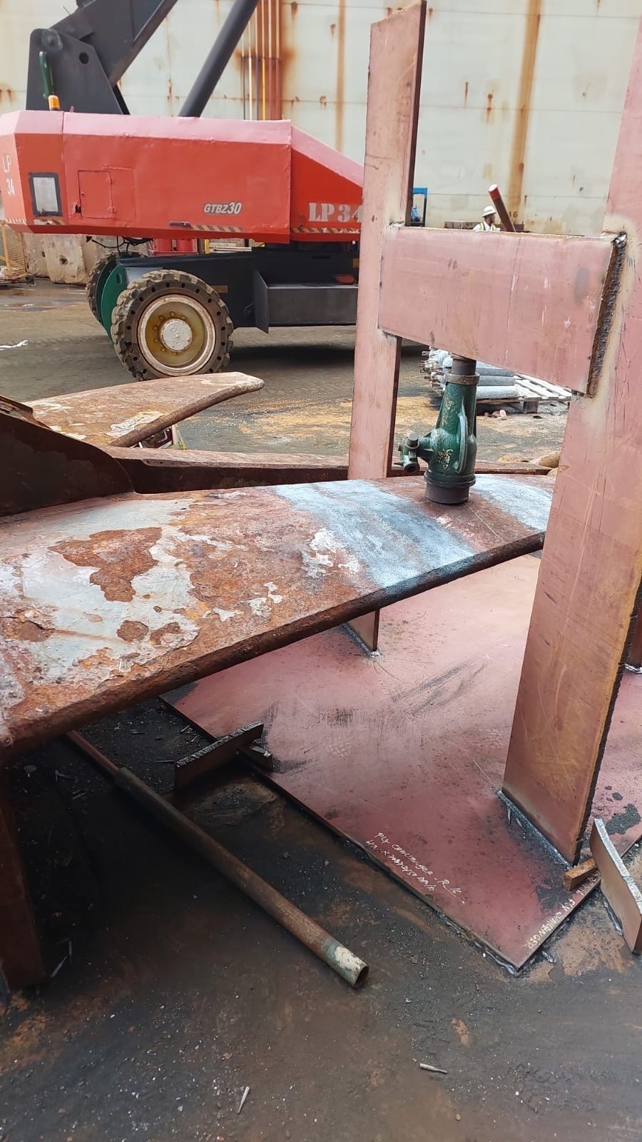 f0099d92-8b84-45b2-94a3-9f0aa604a405