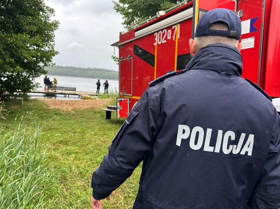 Poszukiwania nastolatków zaginionych na jeziorze