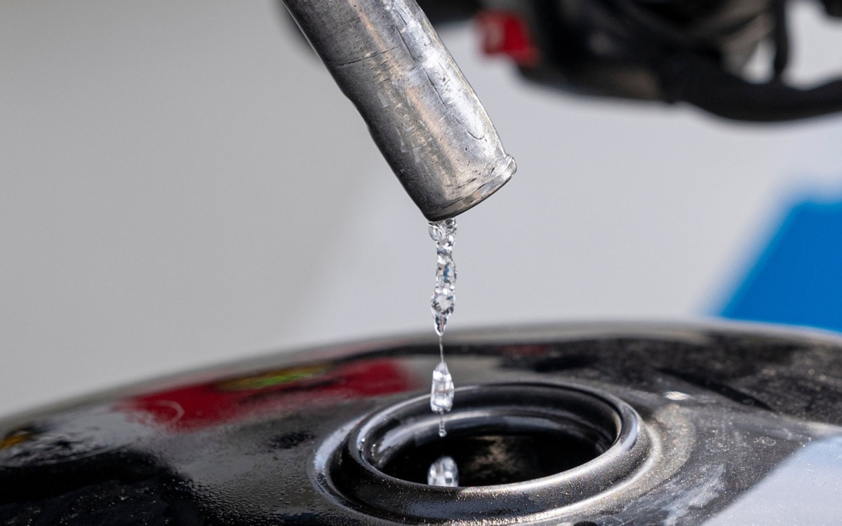 W dwóch trzecich Rosji brakuje benzyn. Limity, talony, kolejki