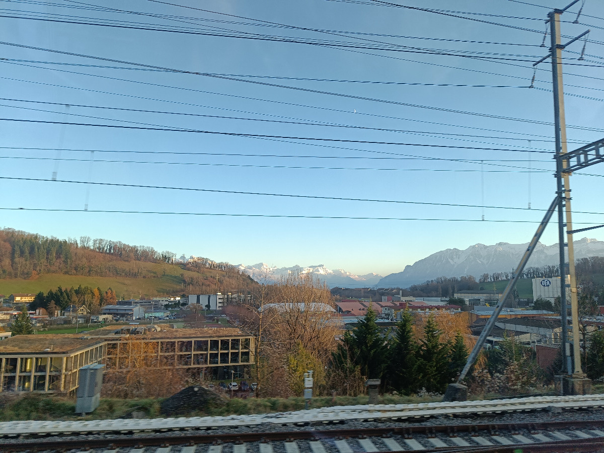 2025-11-27 16.09.18.jpg