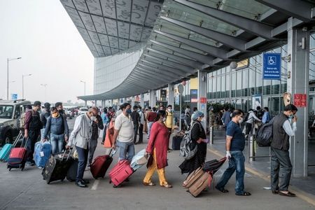 Z zamkniętych Indii, przez Schengen w świat