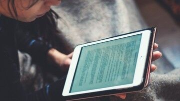 Badanie: amerykańskie dzieci spędzają dziennie 8 godzin przy tabletach