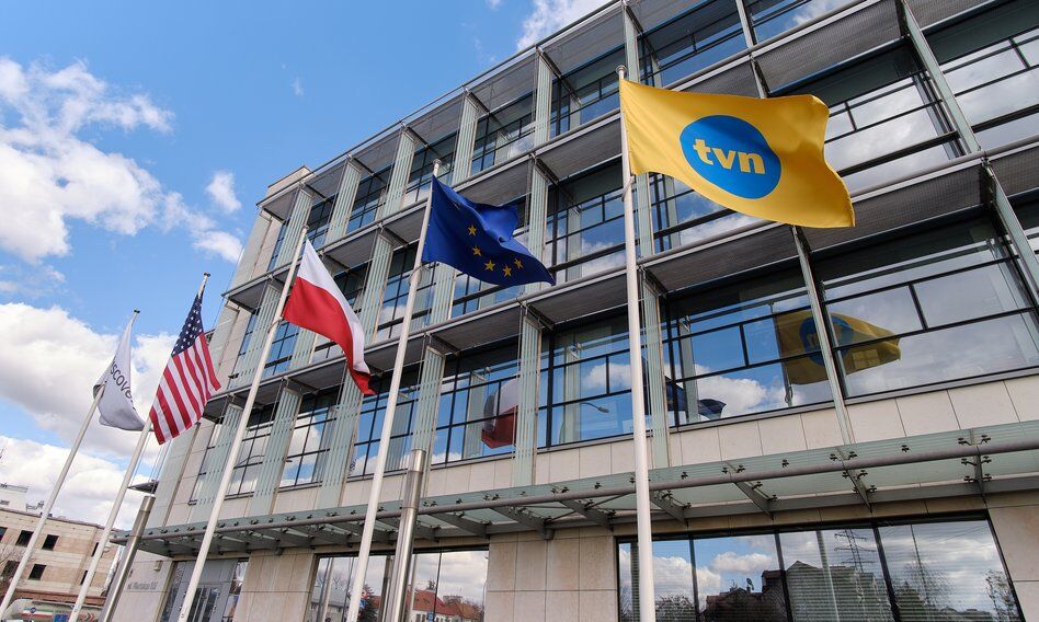 TVN24 wciąż bez przedłużonej koncesji. Do sprawy włącza się ambasada USA
