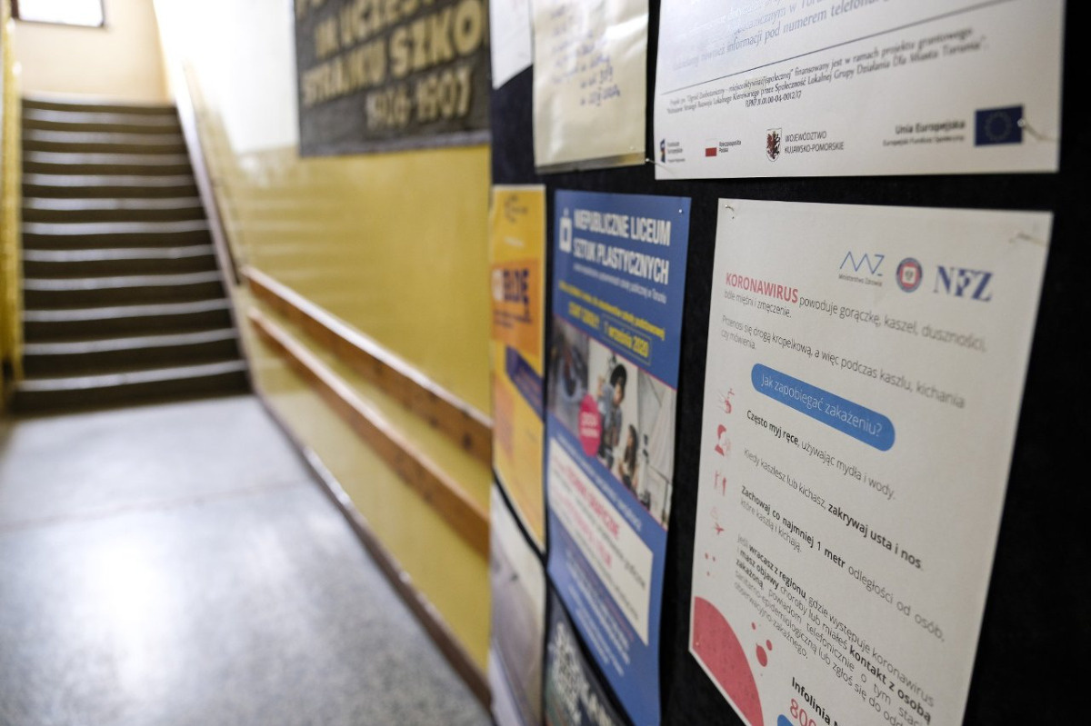 Nie tylko dzieci w szkole. Teraz wejdą tam też dorośli – i to nie nauczyciele