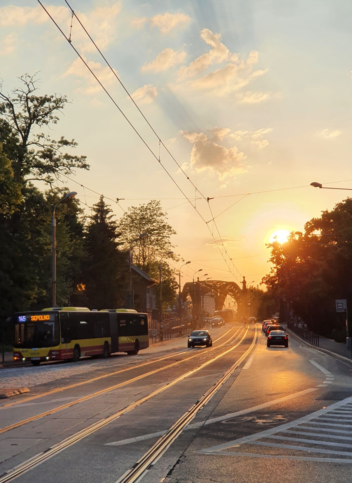 e002ff81-bebe-499a-930c-40f1897ae409