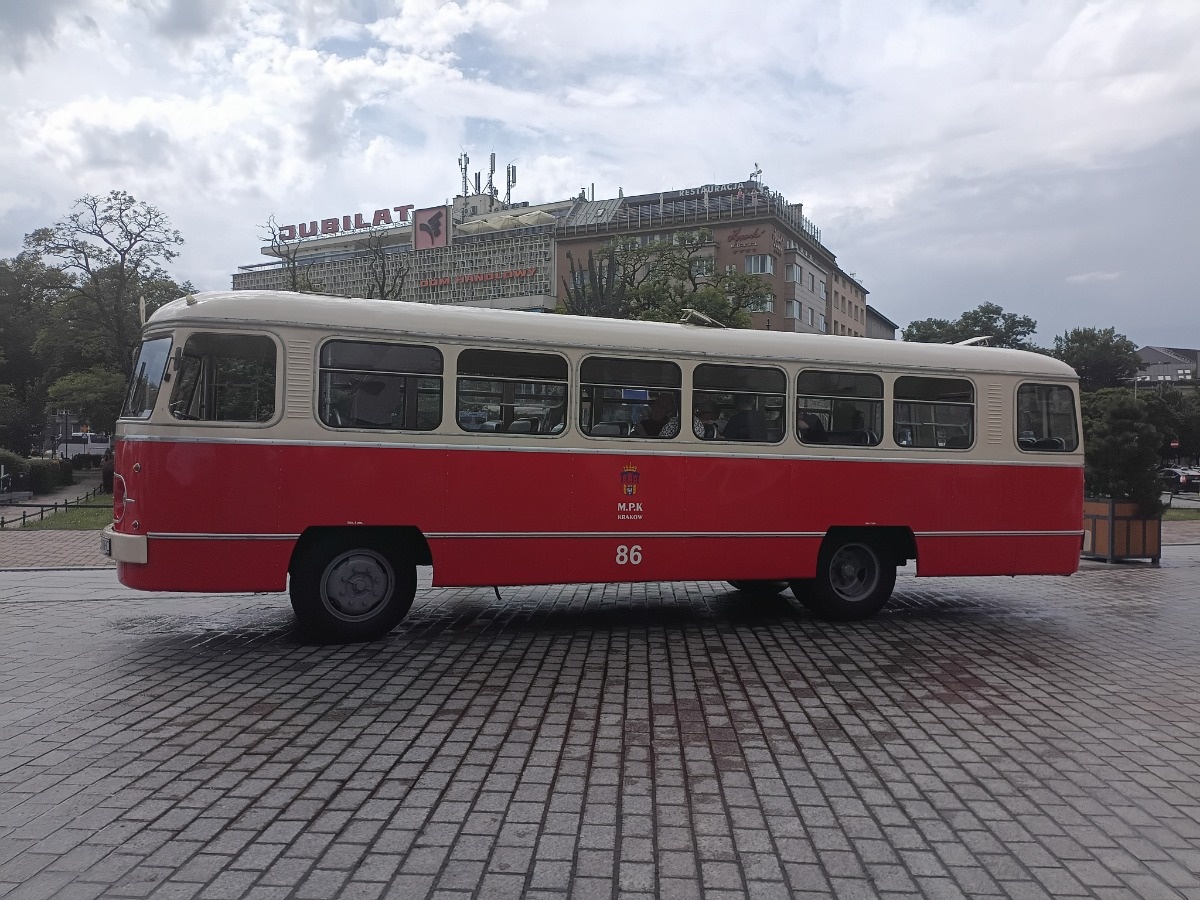 9f1fab23-9168-49e2-a163-2a82c36cb13b