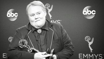 Nie żyje Louie Anderson. Był pierwowzorem głównej postaci serialu "Świat według Ludwiczka"