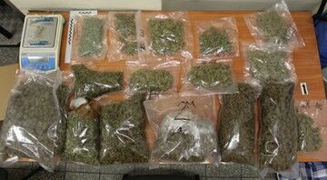 Warszawa. Bracia w wynajmowanym mieszkaniu mieli ponad 6 kg narkotyków
