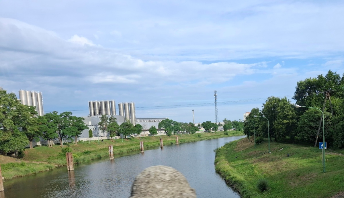 6842637f-e649-447c-b35f-abb38927ab98