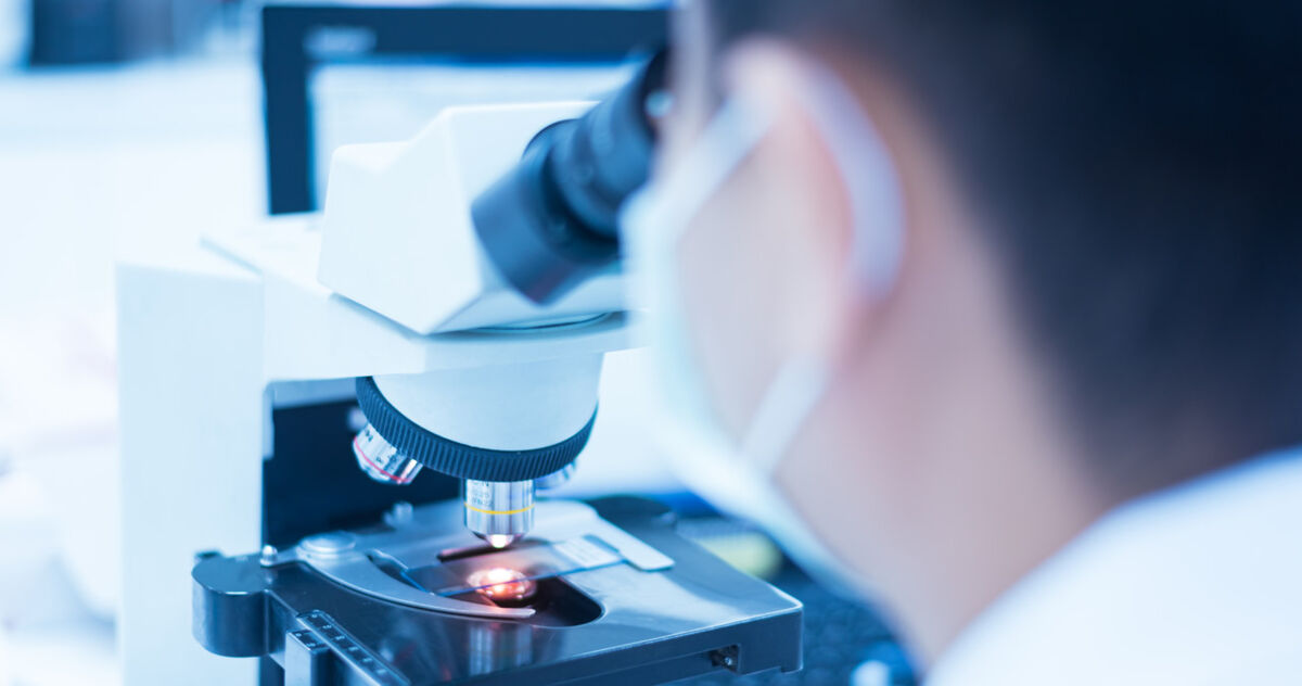 Naukowcy odmłodzili komórki skóry o 30 lat. Na razie w laboratorium