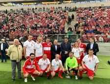 Mecz polityków na Stadionie Narodowym. Są jedną drużyną w dniu protestów po wyroku TK