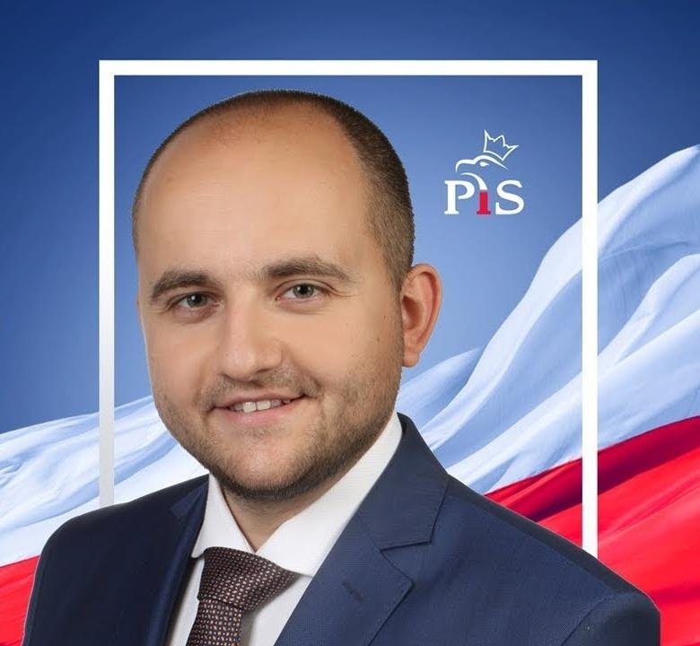 7d5f1bb3-07d6-4be0-8faf-9ab46b6859e7