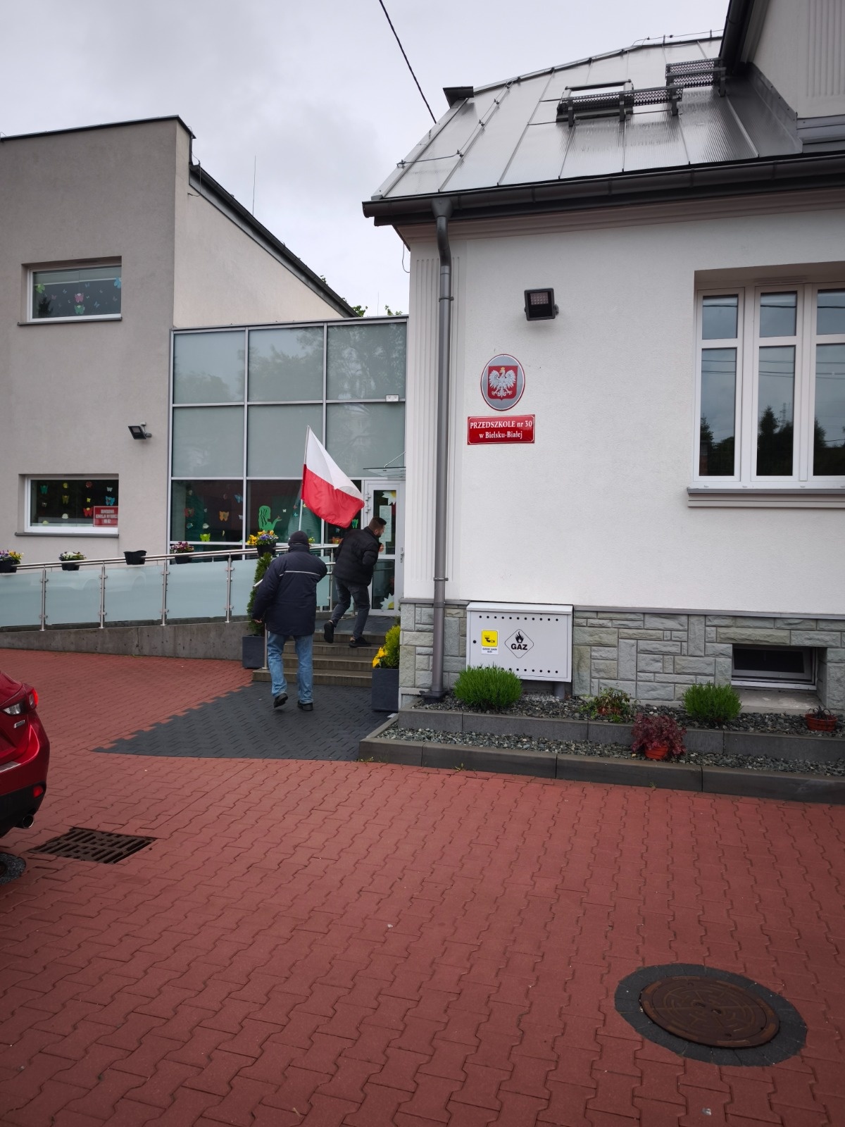 bde2b733-9ea4-4a15-87eb-1c5b9f6a155a