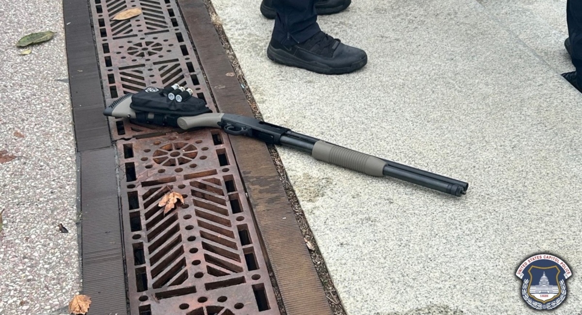 18-latek biegł z bronią w stronę Kapitolu