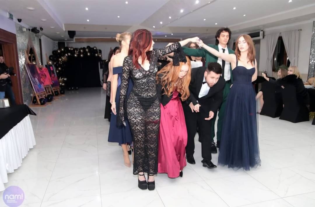 7a5d0706-3863-445b-b7a4-1023c061824c