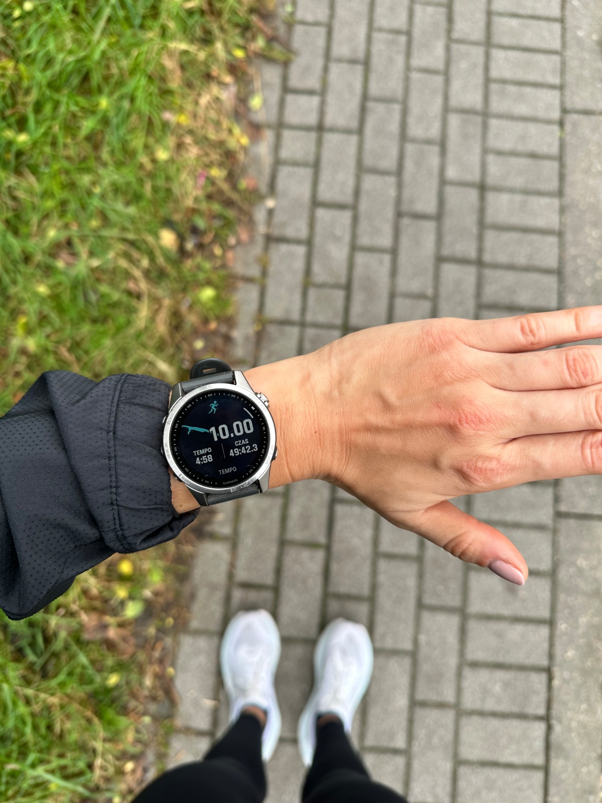 e0ab3242-0c17-49e7-ba93-284068671a85