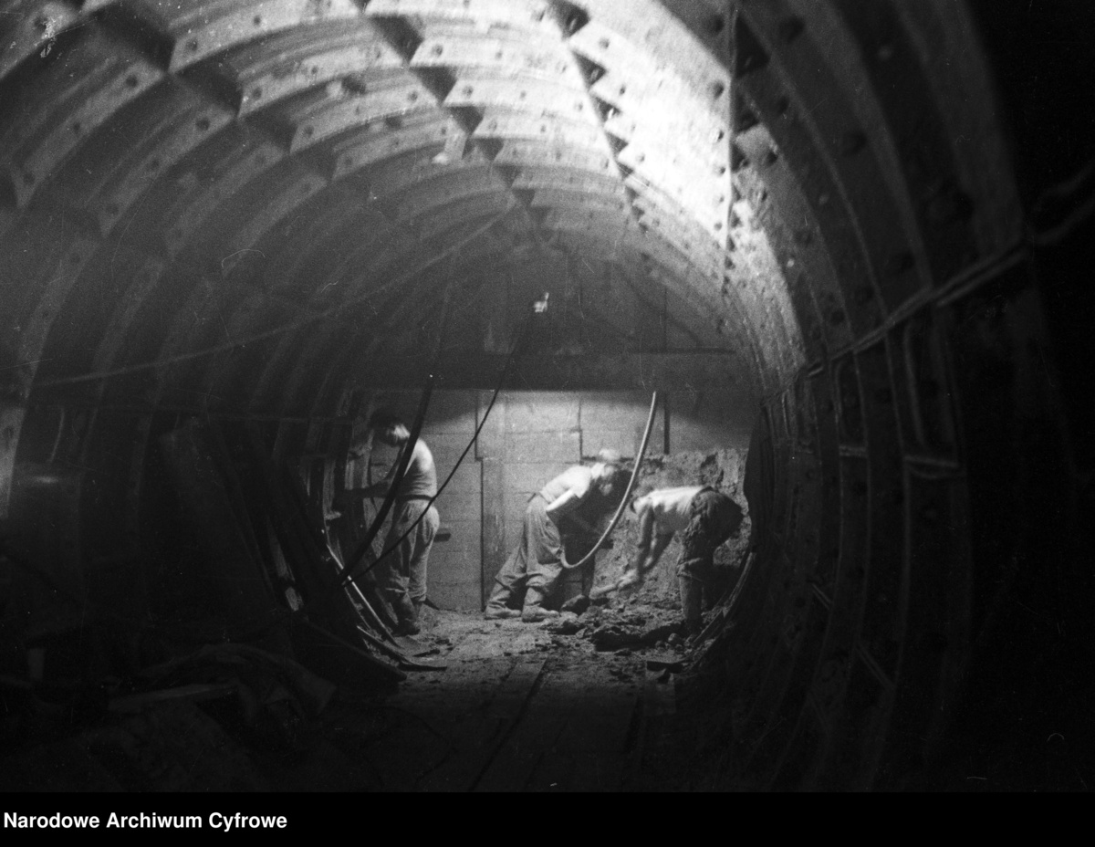Metro warszawskie działa od 30 lat, ale prace związane z jego powstaniem rozpoczęto o wiele wcześniej...