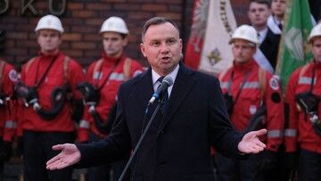 CBOS: Duda, Hołownia i Trzaskowski liderami rankingu zaufania. Polacy nie ufają Kaczyńskiemu