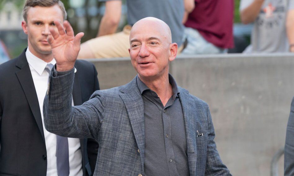 Jeff Bezos zrezygnował z funkcji szefa Amazona