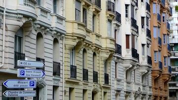 Francja. Ciało zamurowane w ścianie kawiarni w Nicei