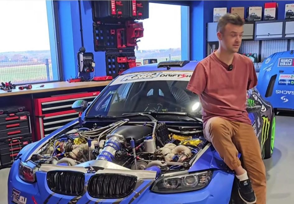 Kanał YouTube Bartosza Ostałowskiego usunięty - wrzuc.info