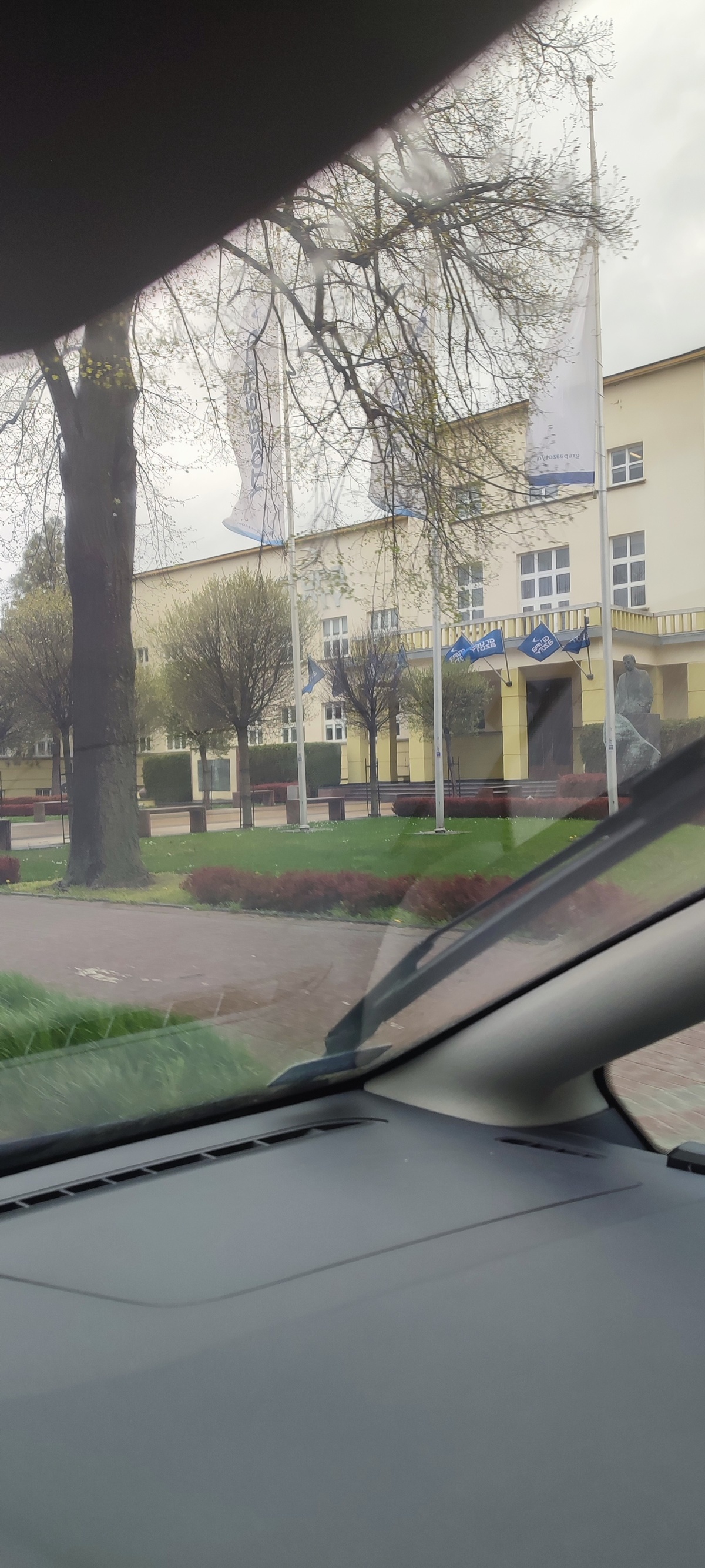 31669b5b-0b25-48f7-888c-cc98ffaf9bd1