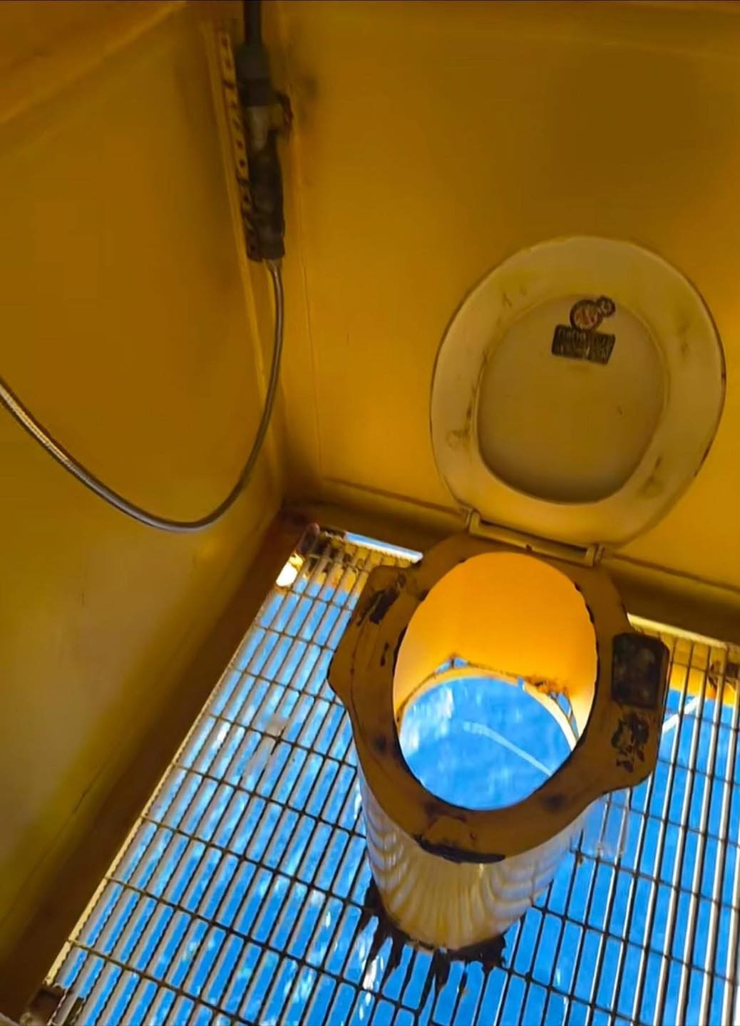 39f5d6ab-e6b9-41bb-abe1-00ed16e1f895