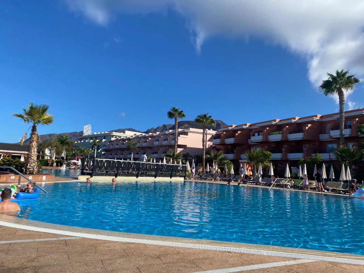 cca62e4b-ebd0-4fb3-9c51-7cef8797dbe2