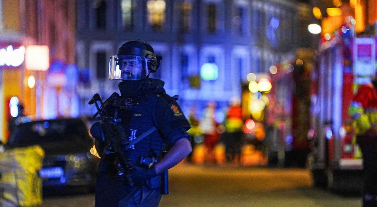 Eksplozja w centrum Oslo. W okolicy policja znalazła kolejne ładunki wybuchowe