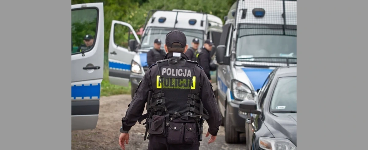 Wielka akcja służb, przeszukania w całym kraju. W tle grupa "Bronimy Polskiej Granicy"