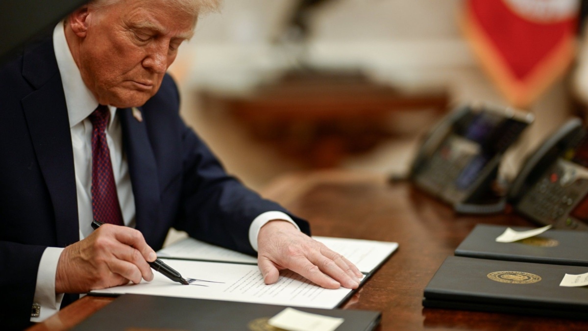 USA blokują pomoc dla Ukrainy. Zełenski ugnie się przed Trumpem?