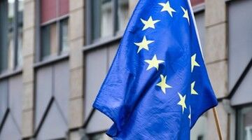 Sondaż: 42,6 proc. Polaków chciałoby referendum ws. obecności Polski w UE