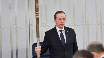 Marszałek Grodzki poleci na Ukrainę lotem rejsowym. Dworczyk odmówił mu przelotu maszyną rządową