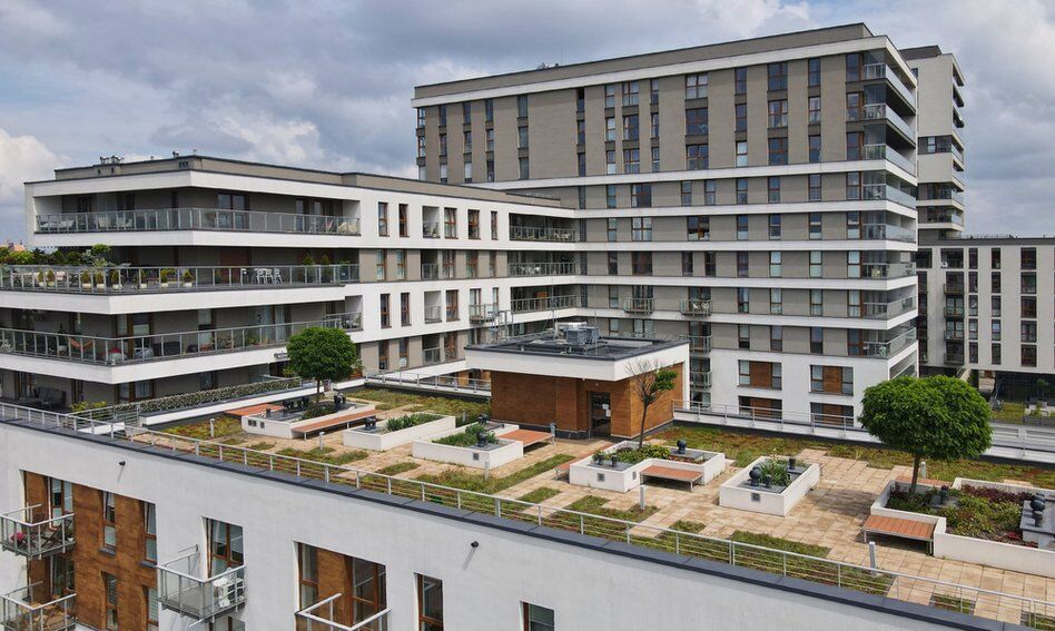 PKO BP: perspektywa kolejnych podwyżek stóp procentowych schłodzi rynek kredytów mieszkaniowych