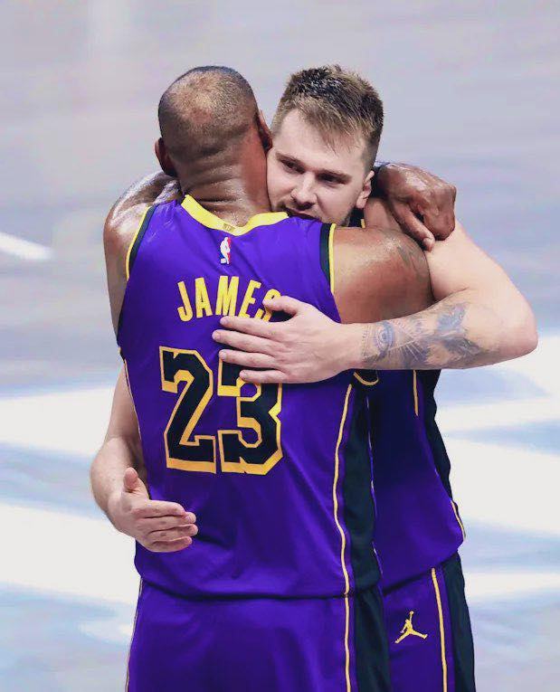 e6846532-1696-402c-a2e0-66eb3d8b0764