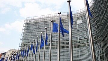 Cyberataki na polityków. KE proponuje utworzenie zespołu ds. cyberbezpieczeństwa