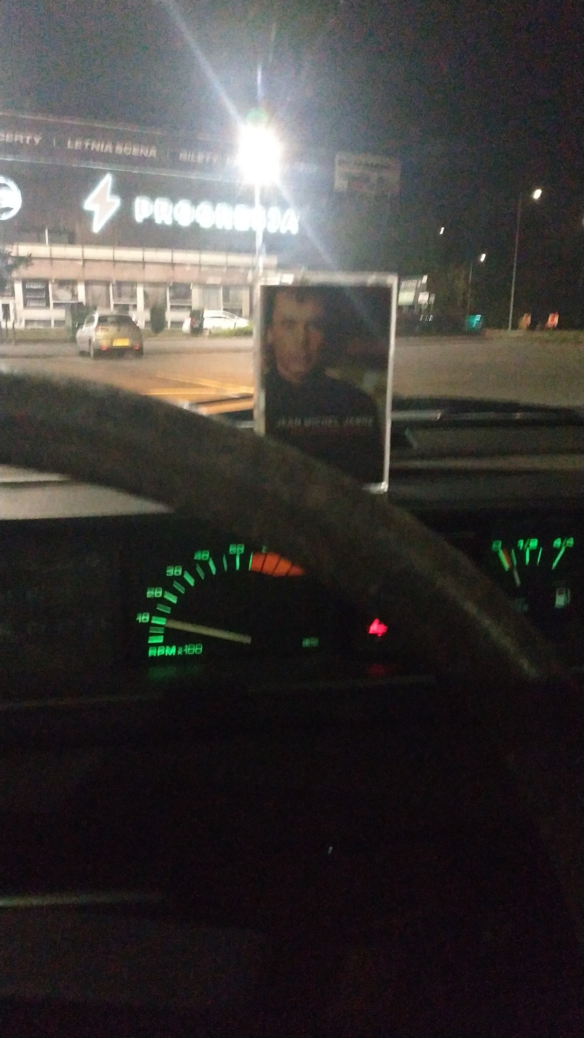 4b81bf68-a14c-4aeb-8ce7-bfd672db1ef7