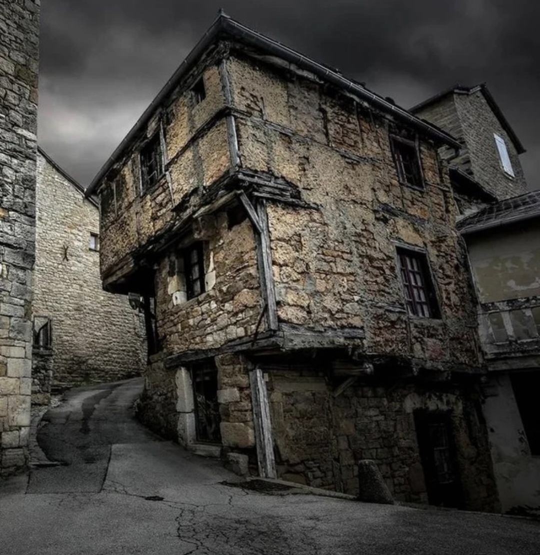 b1453732-1ce1-40ca-9a73-28c1601e5bb0