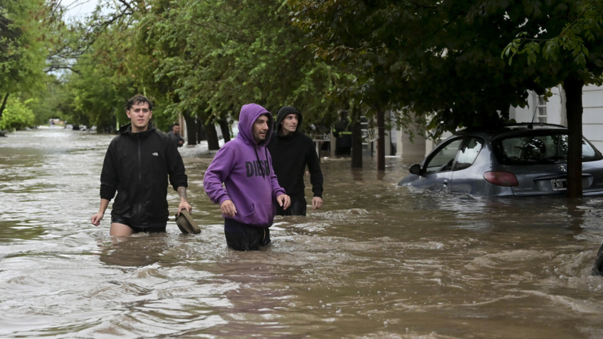 Argentyna: Co najmniej 12 ofiar śmiertelnych powodzi w mieście Bahia Blanca