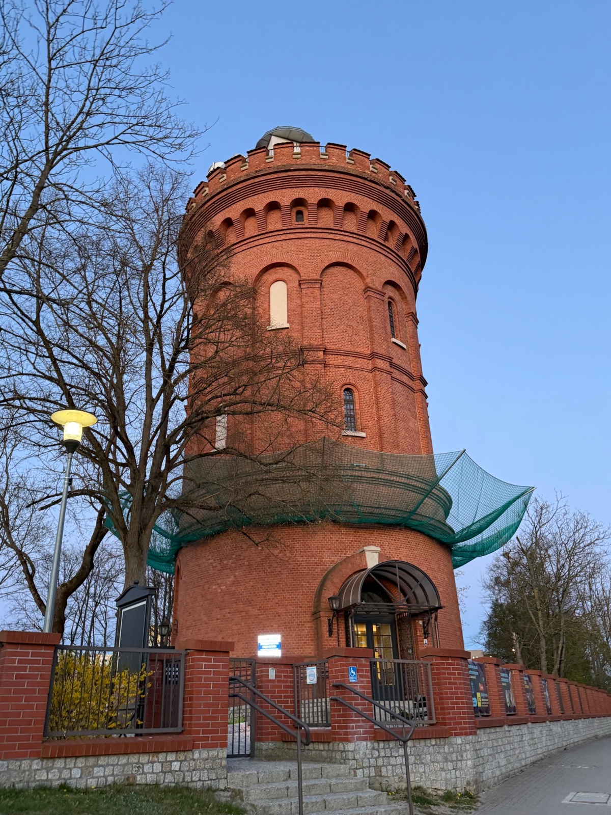 ed6dd07a-67f7-4e65-85a5-f443d7adf1b5