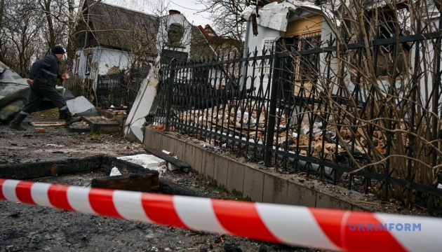 Ukraiński mistrz bokserski - Usyk - dokłada się i promuję zbiórkę na odrestaurowanie muzeum zbrodniarza Romana Szuchewycza