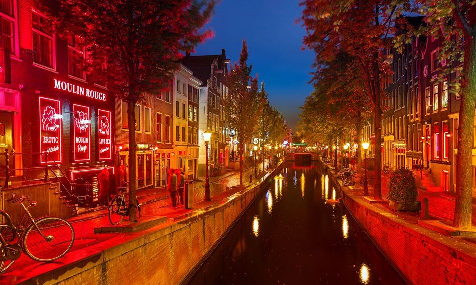 Amsterdam ogranicza sprzedaż alkoholu w Dzielnicy Czerwonych Latarni