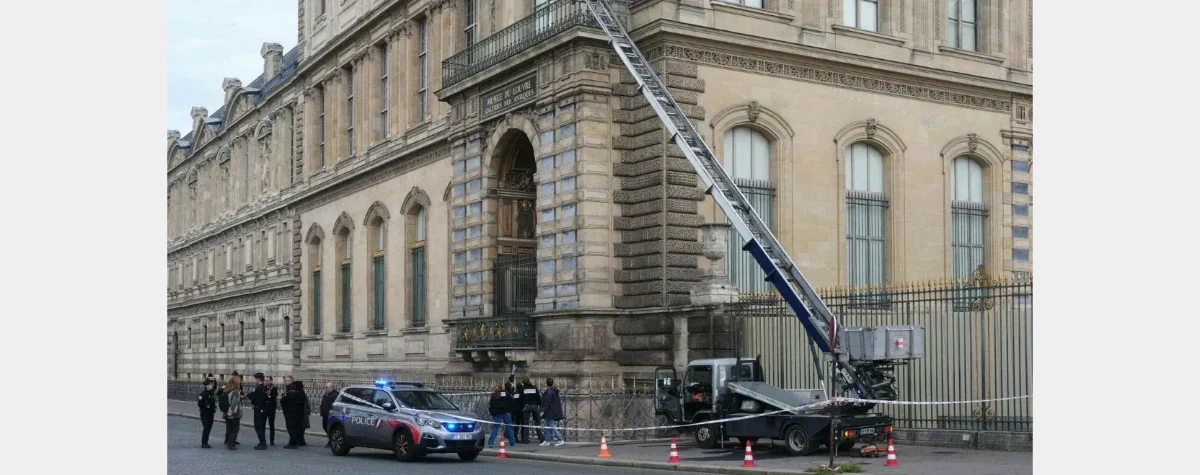 Napad na Luwr we Francji. Wykradziono cenną biżuterię