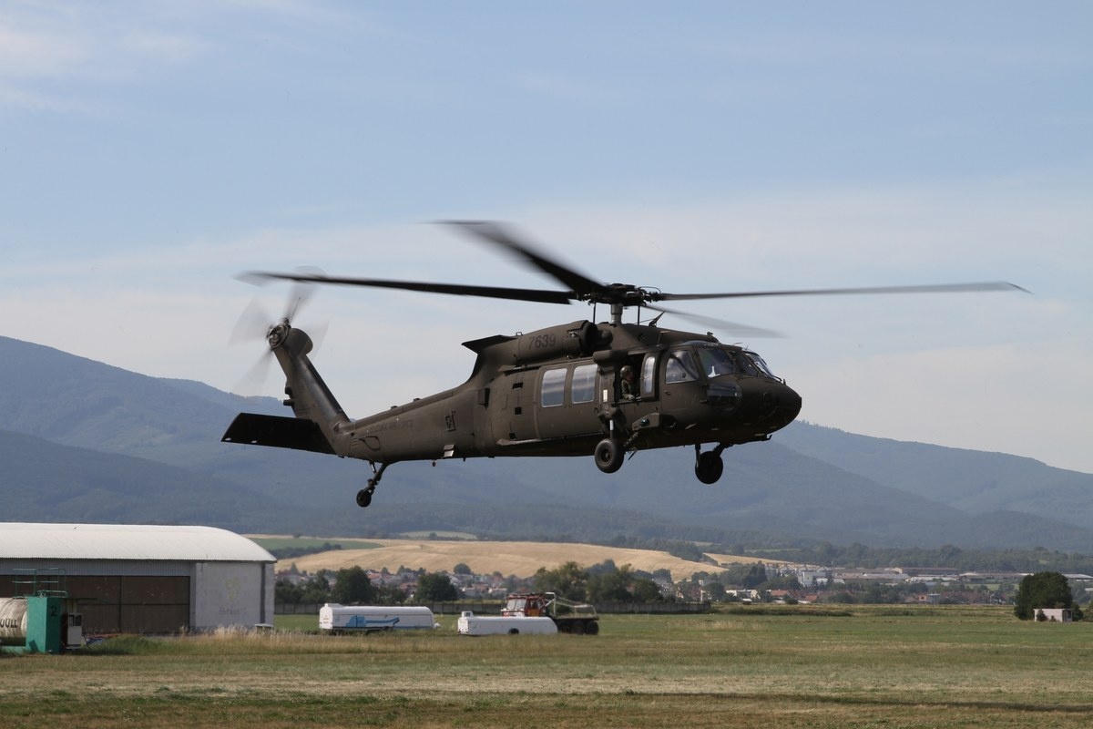 "Ktoś powinien siedzieć". Kulisy zakupu Black Hawków