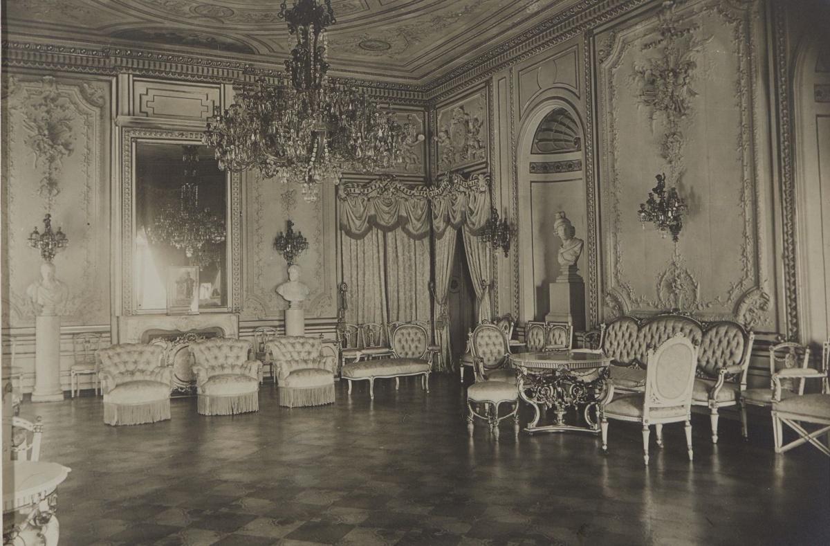 Traktat ryski i dzieje peregrynacji zabytków wchodzących w skład kolekcji Zamku Królewskiego w Warszawie