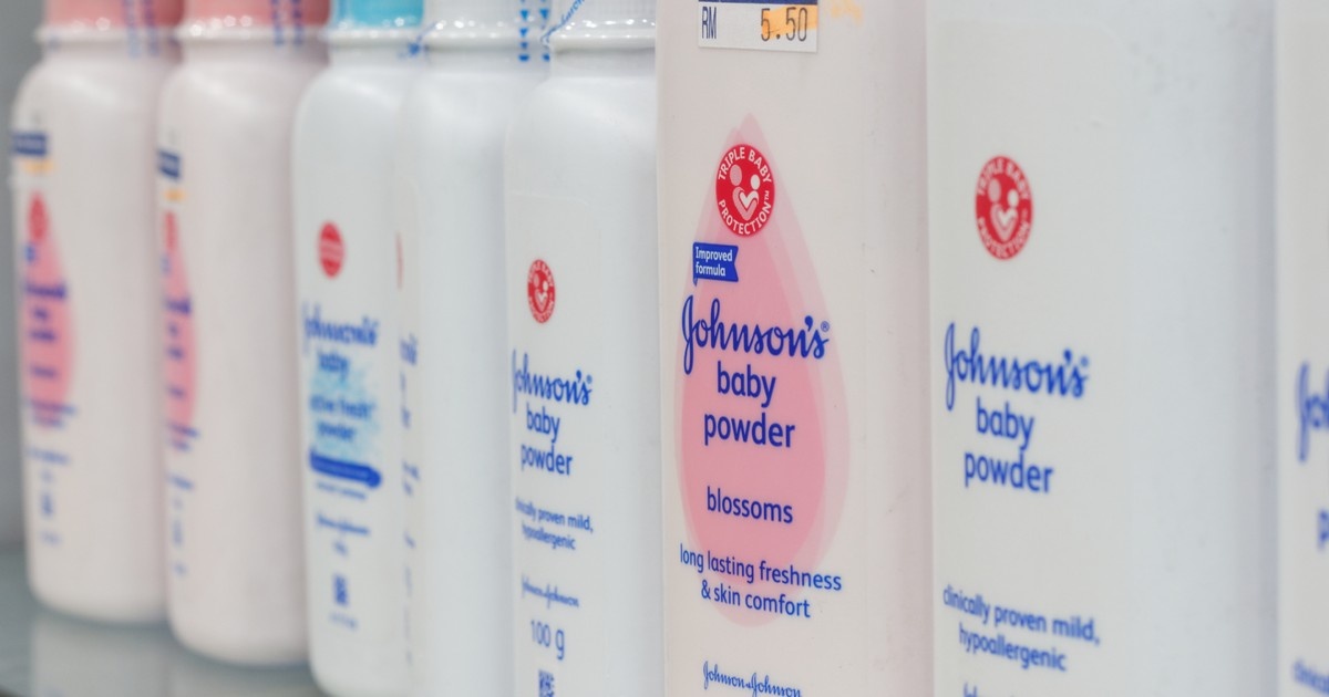 88-latka zmarła na raka. Johnson & Johnson ma zapłacić jej rodzinie 966 mln dol.