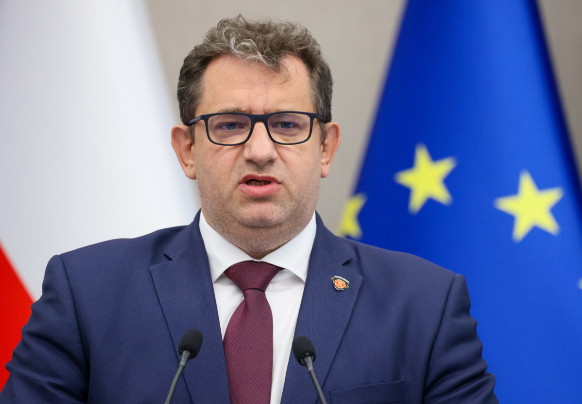 Mandat za butelkę wody w pierogarni. Jest odpowiedź Szefa KAS po fali krytyki